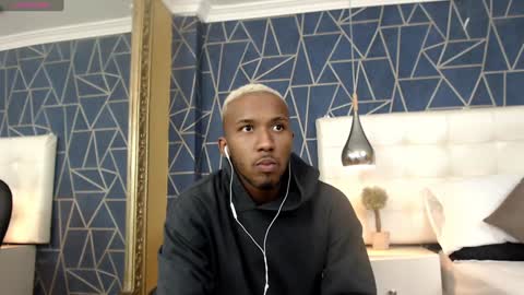 Snapshot of jamesparck chatting on 02.06.25 James online show from 02.06.25