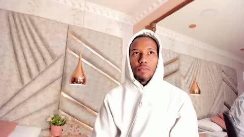 Snapshot of jamesparck chatting on 03.11.25 James online show from 03.11.25