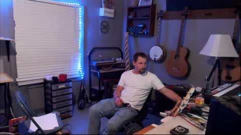 Snapshot of jameswebbscope chatting on 04.29.26 Jameswebbscope online show from 04.29.26