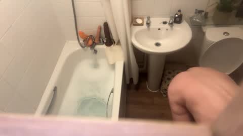 Snapshot of jamie8422 chatting on 10.28.25 jamie8422 online show from 10.28.25