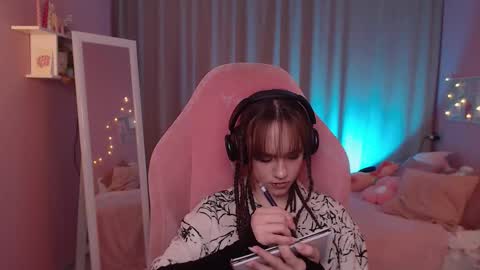 jamie_chung online show from 03.11.26
