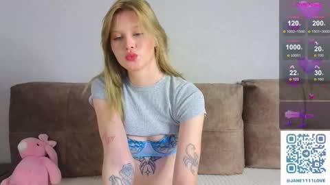 Snapshot of jane_lvy chatting on 09.15.25 jane_lvy online show from 09.15.25