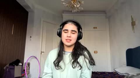 Isabella online show from 11.19.25