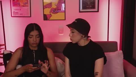 Snapshot of janehart_ chatting on 11.11.25 Jane online show from 11.11.25