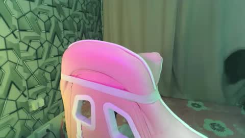 Snapshot of janeliciouse chatting on 05.17.26 janeliciouse online show from 05.17.26