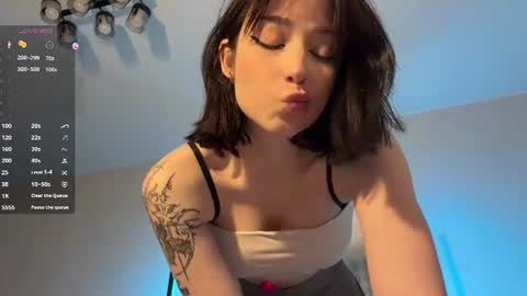 Snapshot of janettecrotty chatting on 07.28.26 Janette online show from 07.28.26
