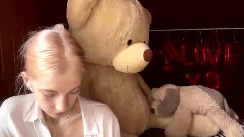 Snapshot of janicesivertsen chatting on 06.29.26 Elsa online show from 06.29.26