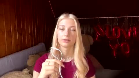 Snapshot of janicesivertsen chatting on 07.05.26 Elsa online show from 07.05.26