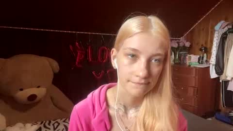 Snapshot of janicesivertsen chatting on 07.09.26 Elsa online show from 07.09.26