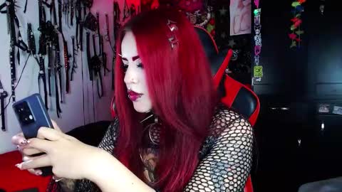 Snapshot of janna_ink chatting on 12.19.24      online show from 12.19.24