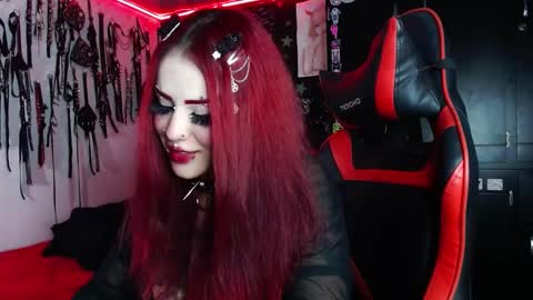 Snapshot of janna_ink chatting on 12.27.24      online show from 12.27.24