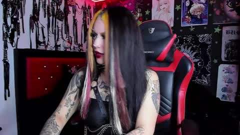 Snapshot of janna_ink chatting on 03.07.25      online show from 03.07.25