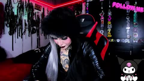 Snapshot of janna_ink chatting on 10.03.25      online show from 10.03.25