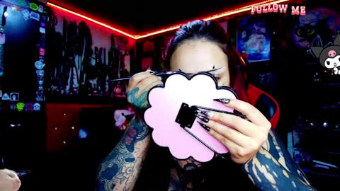 Snapshot of janna_ink chatting on 04.11.26 online show from 04.11.26