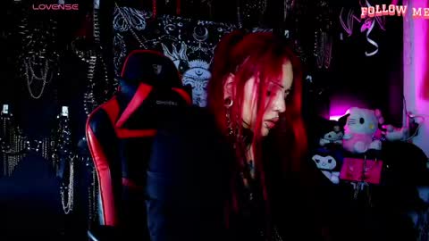 Snapshot of janna_ink chatting on 05.11.26 online show from 05.11.26
