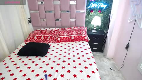 Snapshot of jannadayska chatting on 12.31.24 camila online show from 12.31.24