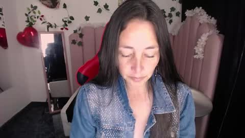 Snapshot of janneth16 chatting on 04.24.26 janneth16 online show from 04.24.26
