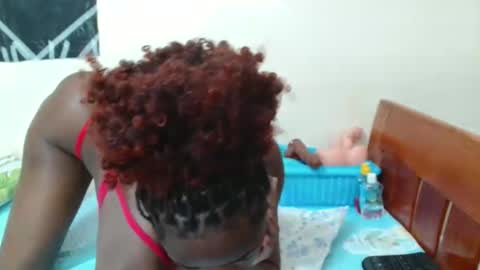 Snapshot of jannie_e chatting on 05.11.26 Jannie online show from 05.11.26