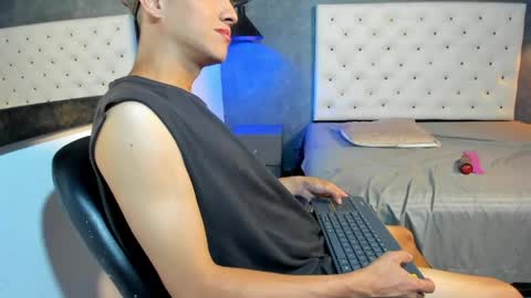 Snapshot of jara_chick chatting on 05.06.26 Jara online show from 05.06.26