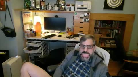 Snapshot of jareth_returns chatting on 12.20.25 jareth_returns online show from 12.20.25