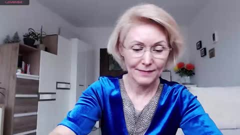 Snapshot of jasmin18v chatting on 02.23.25 Jasmin room for people 40 online show from 02.23.25