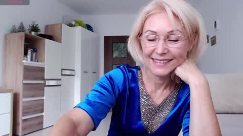 Snapshot of jasmin18v chatting on 09.14.25 Jasmin room for people 40 online show from 09.14.25