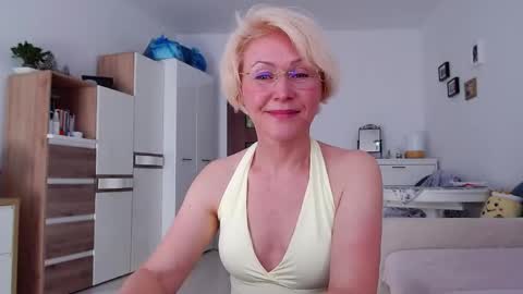 Jasmin room for people 40 online show from 04.21.26