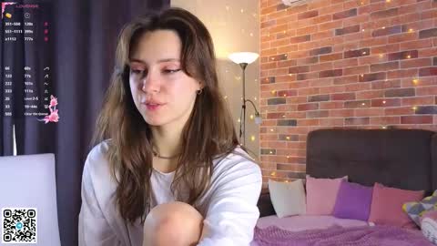 Chloe online show from 11.04.25