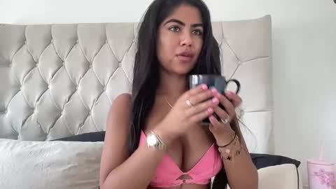 Snapshot of jasminefoxx_ chatting on 07.22.26 Jasmine Fox online show from 07.22.26