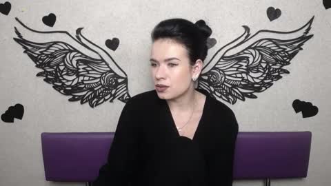 JasmineKouch online show from 11.17.25