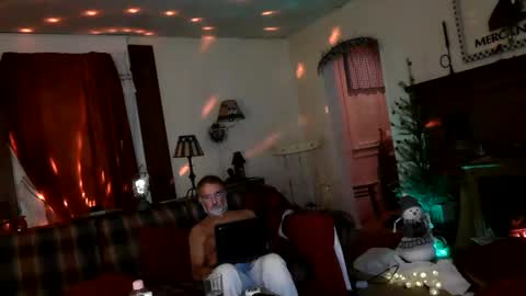 Snapshot of jasonreloaded694u chatting on 12.25.24 Jason online show from 12.25.24