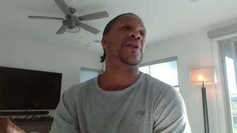 Snapshot of jasonsweets chatting on 12.19.25 Jason Sweets online show from 12.19.25