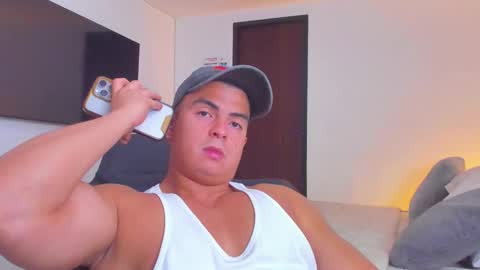 Snapshot of jasperbrooksx chatting on 10.03.25 JBrooksXx online show from 10.03.25
