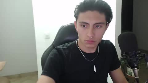 Snapshot of jay_dimarco2 chatting on 09.18.25 jay online show from 09.18.25