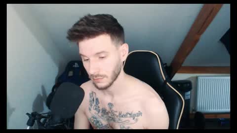 Snapshot of jay_peralta chatting on 10.01.25 jay_peralta online show from 10.01.25