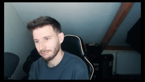 Snapshot of jay_peralta chatting on 10.02.25 jay_peralta online show from 10.02.25