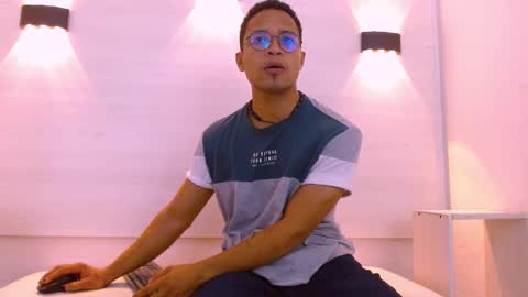 Jayden Morris online show from 11.03.25