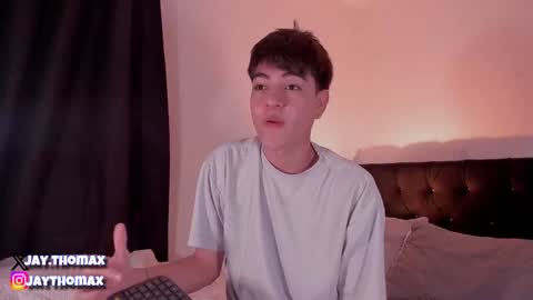 Snapshot of jaythomax chatting on 12.20.24 jaythomax online show from 12.20.24