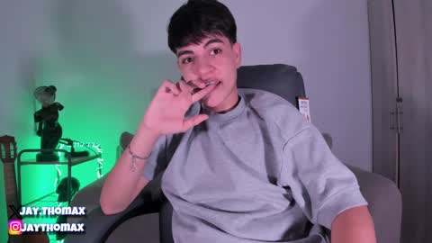 Snapshot of jaythomax chatting on 01.31.25 jaythomax online show from 01.31.25