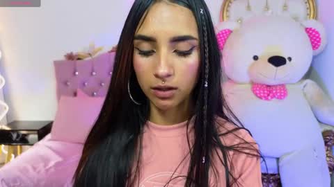 Snapshot of jazmin_tay chatting on 01.11.25 Jazmin online show from 01.11.25