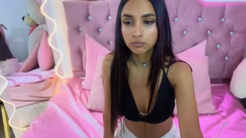 Snapshot of jazmin_tay chatting on 01.16.25 Jazmin online show from 01.16.25