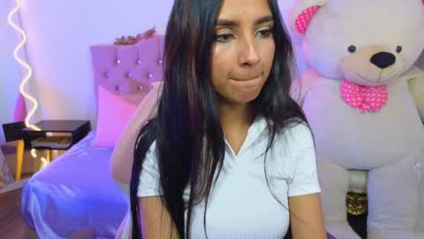 Snapshot of jazmin_tay chatting on 01.24.25 Jazmin online show from 01.24.25