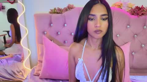 Snapshot of jazmin_tay chatting on 01.28.25 Jazmin online show from 01.28.25