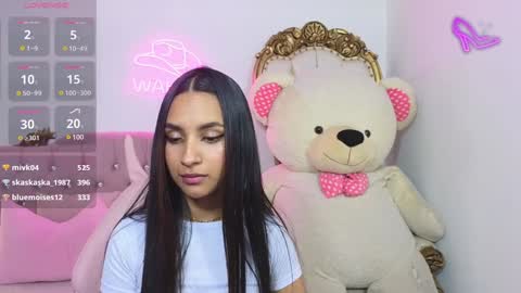Snapshot of jazmin_tay chatting on 02.08.25 Jazmin online show from 02.08.25