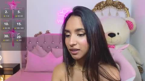 Snapshot of jazmin_tay chatting on 03.12.25 Jazmin online show from 03.12.25
