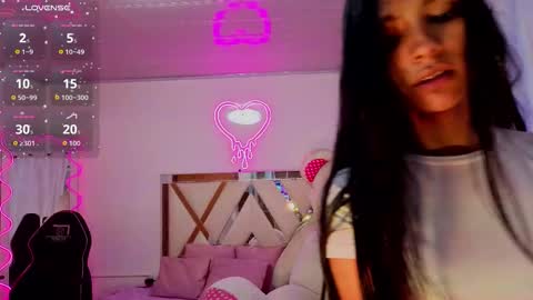 Snapshot of jazmin_tay chatting on 09.19.25 Jazmin online show from 09.19.25