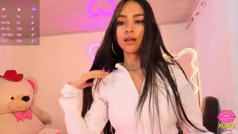 Snapshot of jazmin_tay chatting on 10.06.25 Jazmin online show from 10.06.25