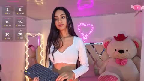 Snapshot of jazmin_tay chatting on 10.12.25 Jazmin online show from 10.12.25