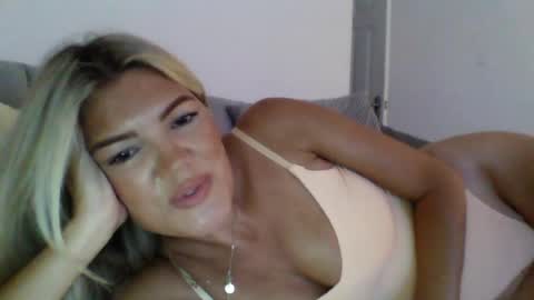 Snapshot of jazzypink86 chatting on 07.21.26 jazzypink86 online show from 07.21.26
