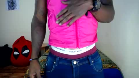 Snapshot of jboy_s chatting on 10.04.25 jboy_s online show from 10.04.25